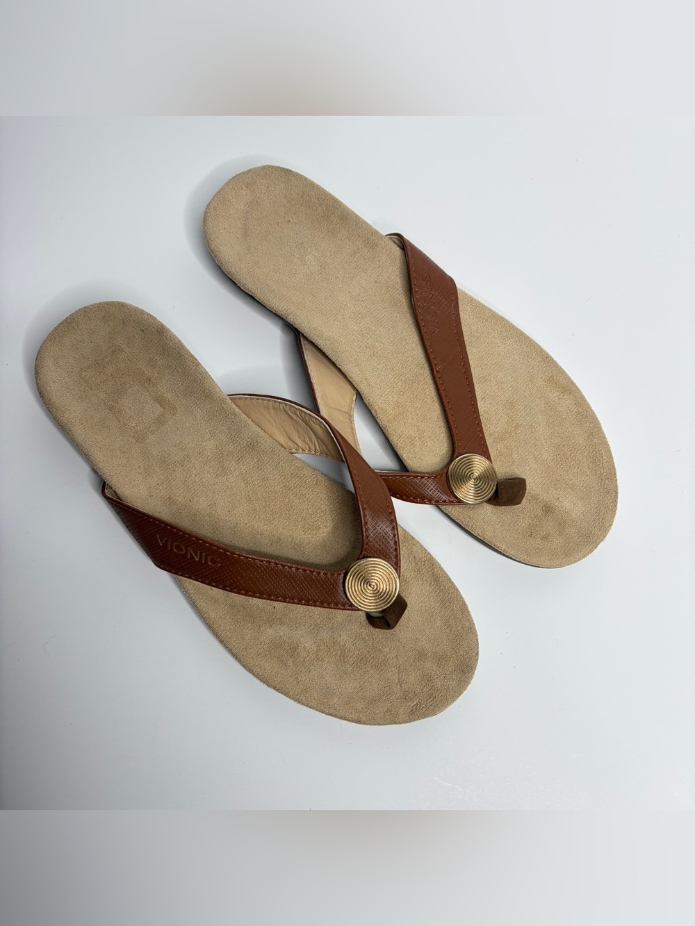 Vionic Brown Leather Thong Sandals with Gold Medallion